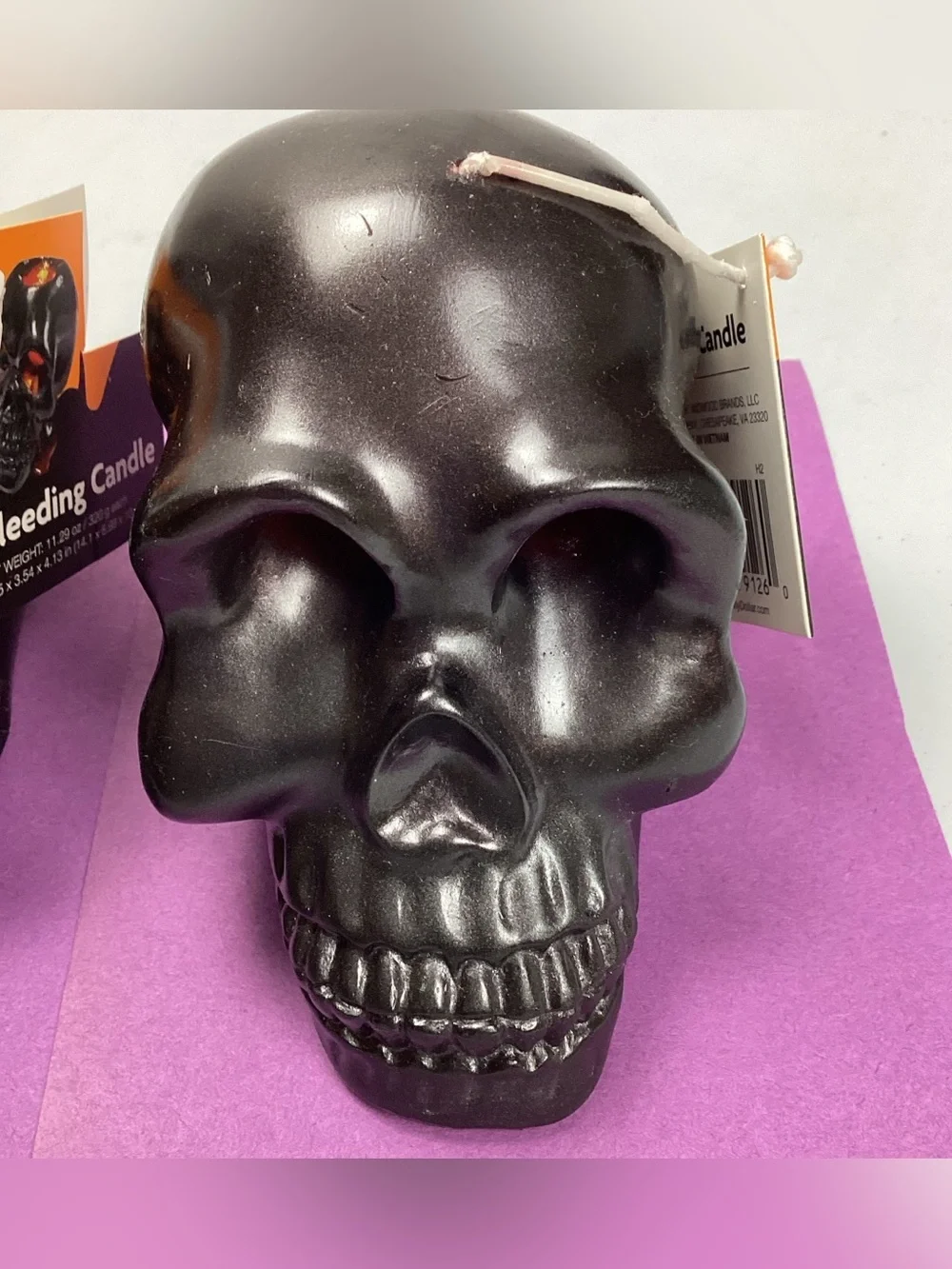 Two Black Bleeding Skull Halloween decor Candles New with Tag